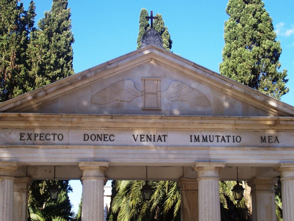 Lastaria tomb, Lucera-04.JPG
